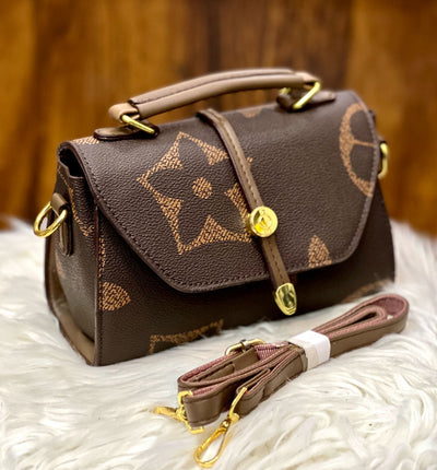 Girl’s heavy crossbody bag